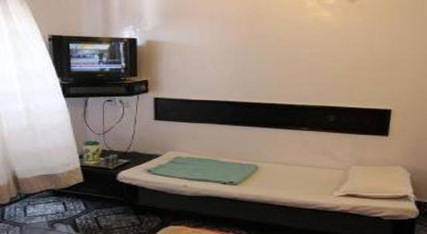 ماهاباليشوار Hotel Rahil International المظهر الخارجي الصورة